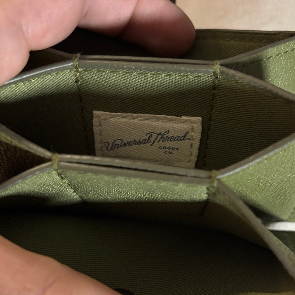 Universal Thread Green Key & Card Holder - Picture 2 of 3